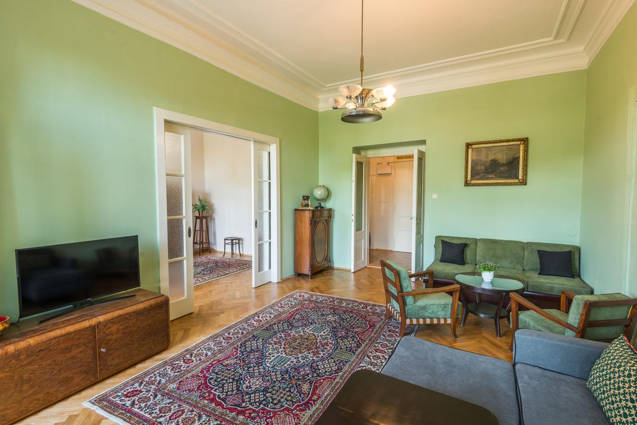 Riverside Apartment With A Balcony Prague Exterior photo